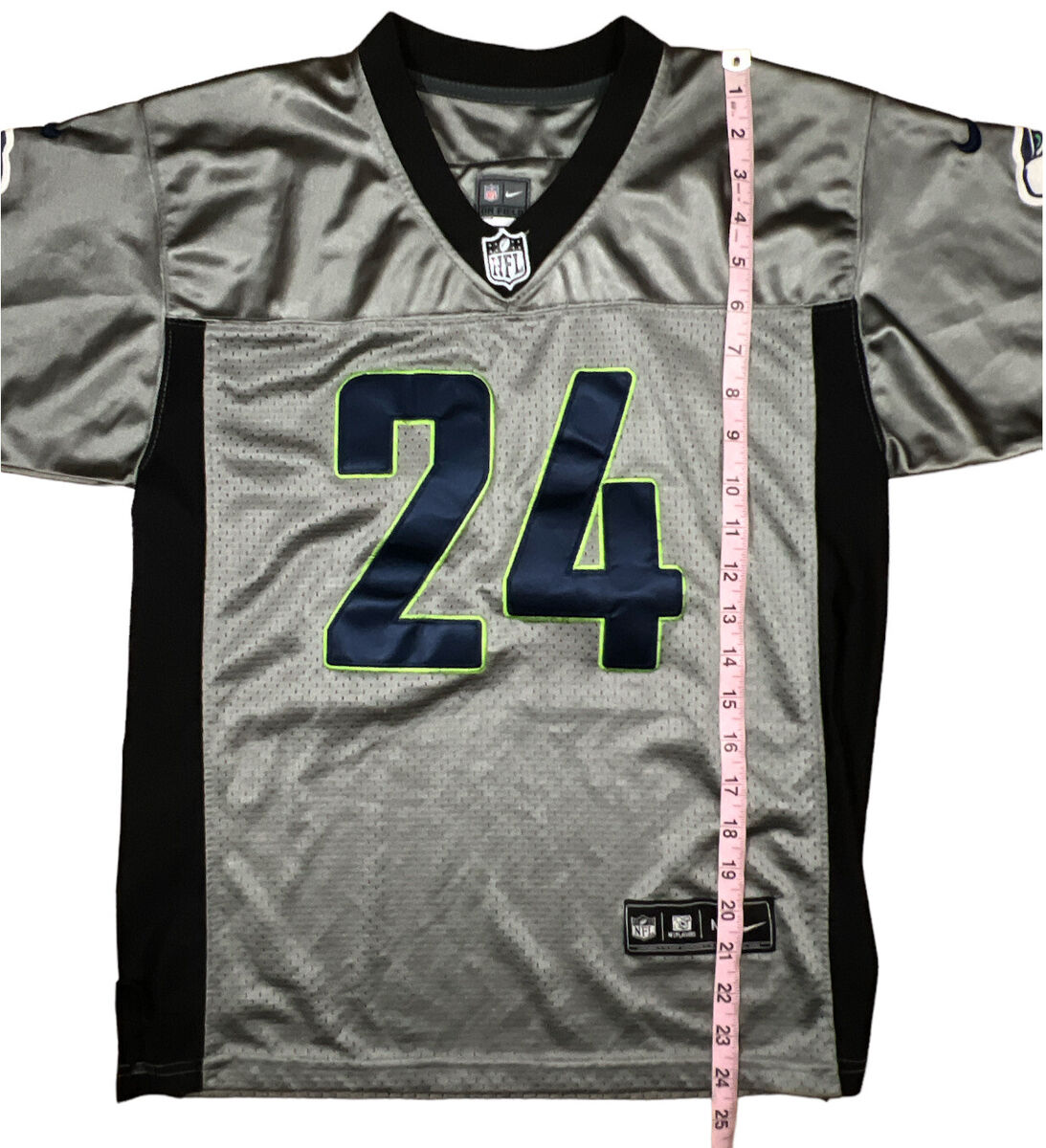 Looking for a cheap Marshawn Lynch Seahawks jersey? Tips for finding affordable options now.