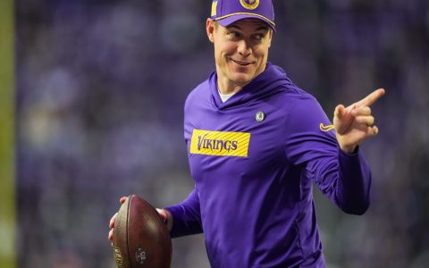 How long do fantasy drafts take usually? Set realistic expectations for your leagues draft day timing.