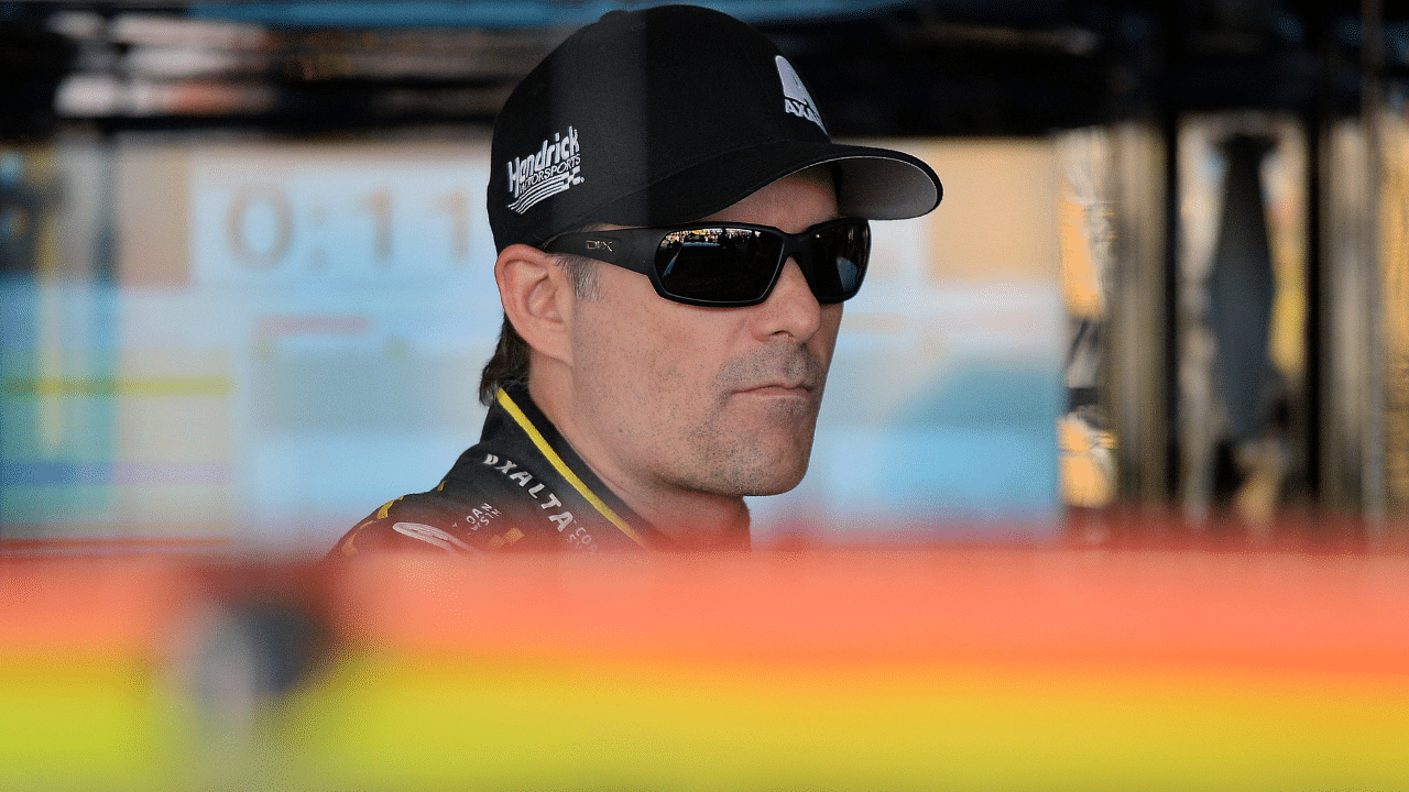 Is the online rumor Jeff Gordon is gay actually true or false? Separating all the facts from the online fiction.